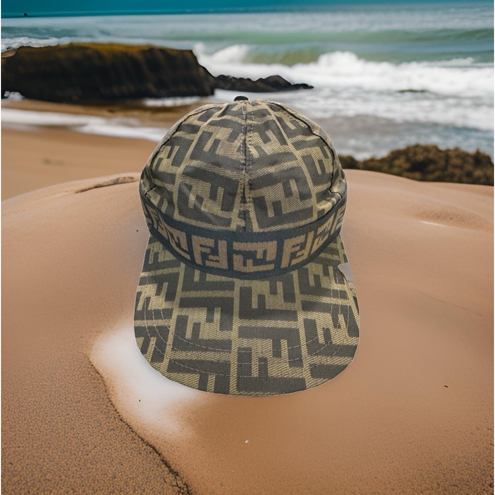 Fendi Zucco size small hat new with tags